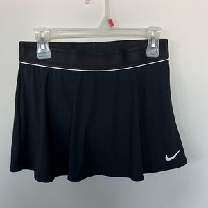 Brand new with tags Nike women’s tennis skirt